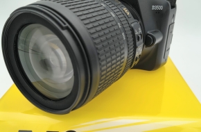 Nikon D3500 + Nikon DX AF-S Nikkor 18-105mm /3.5-5.6G ED VR (Scatti 5.408) USATO