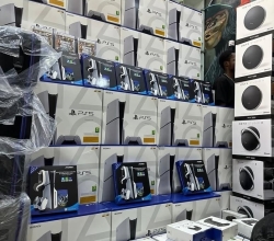 WWW.WHOLESALETECHZ.COM Nuovi, Sony PS5, Sony PS5 Pro, Xbox series X, Nintendo Switch 2, iPhone 17 Pro Max, iPhone 17 Pro, iPhone 16 Pro,